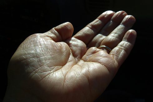 Marcas complementarias de las manos